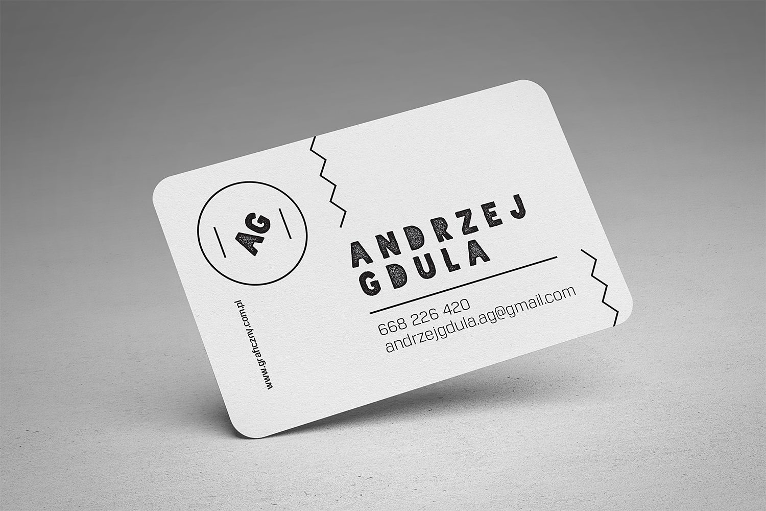 Free Rounded Business Cards Mockup