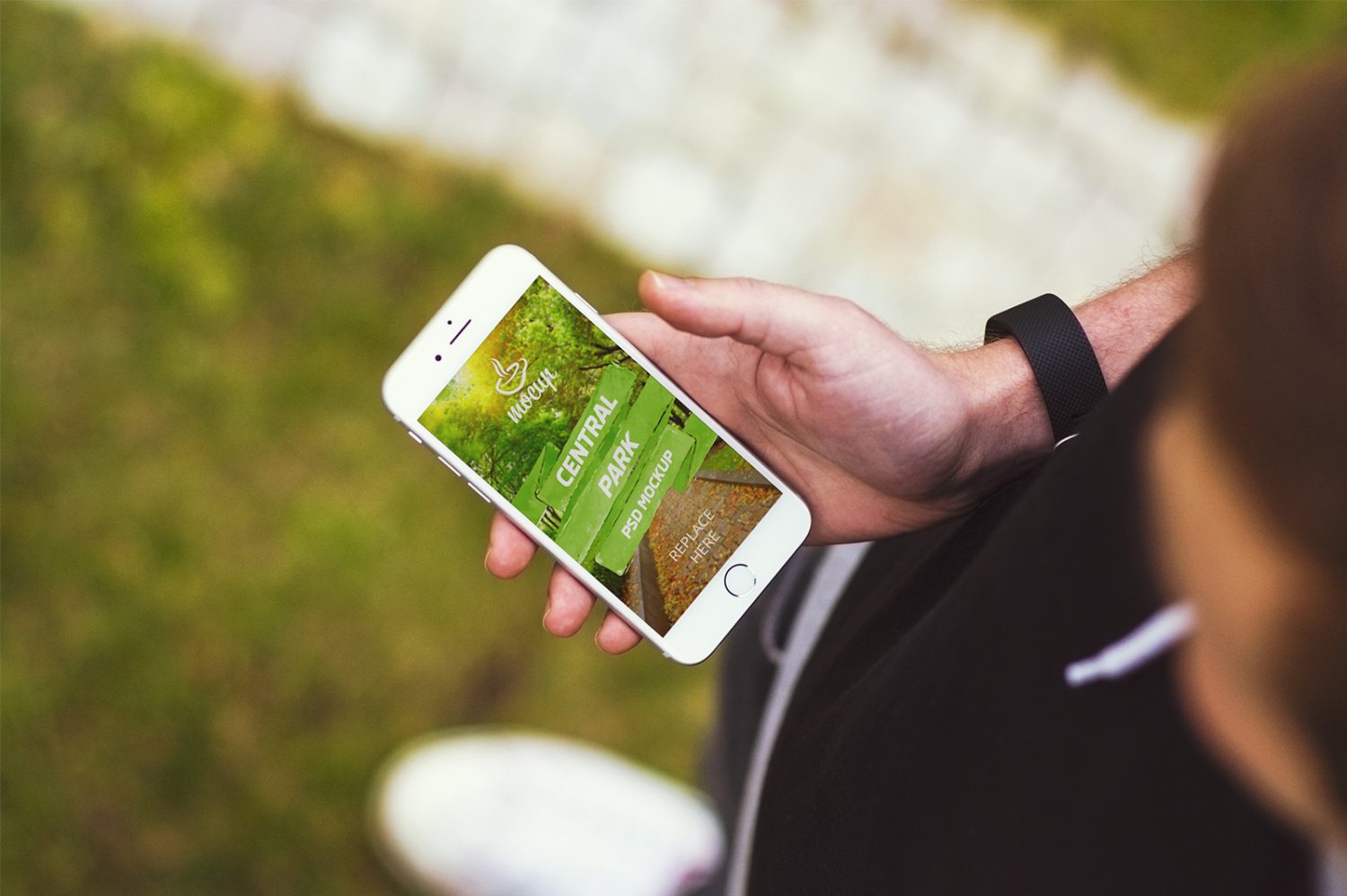 Free iPhone PSD Mockup in Central Park