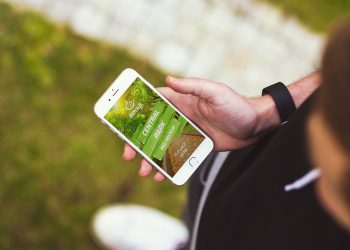 Free iPhone PSD Mockup in Central Park