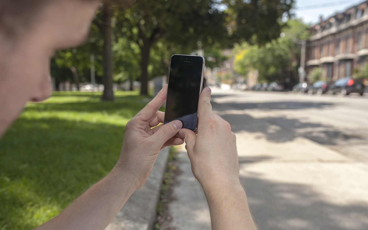 Iphone 5s Street Mockup