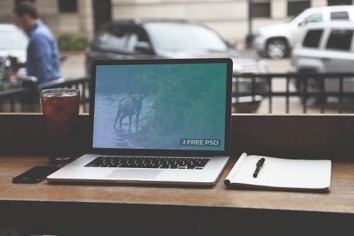 Free MacBook PSD Mockup