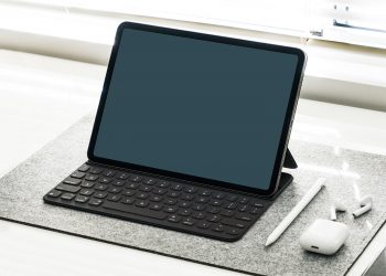 Free New iPad Pro Mockup