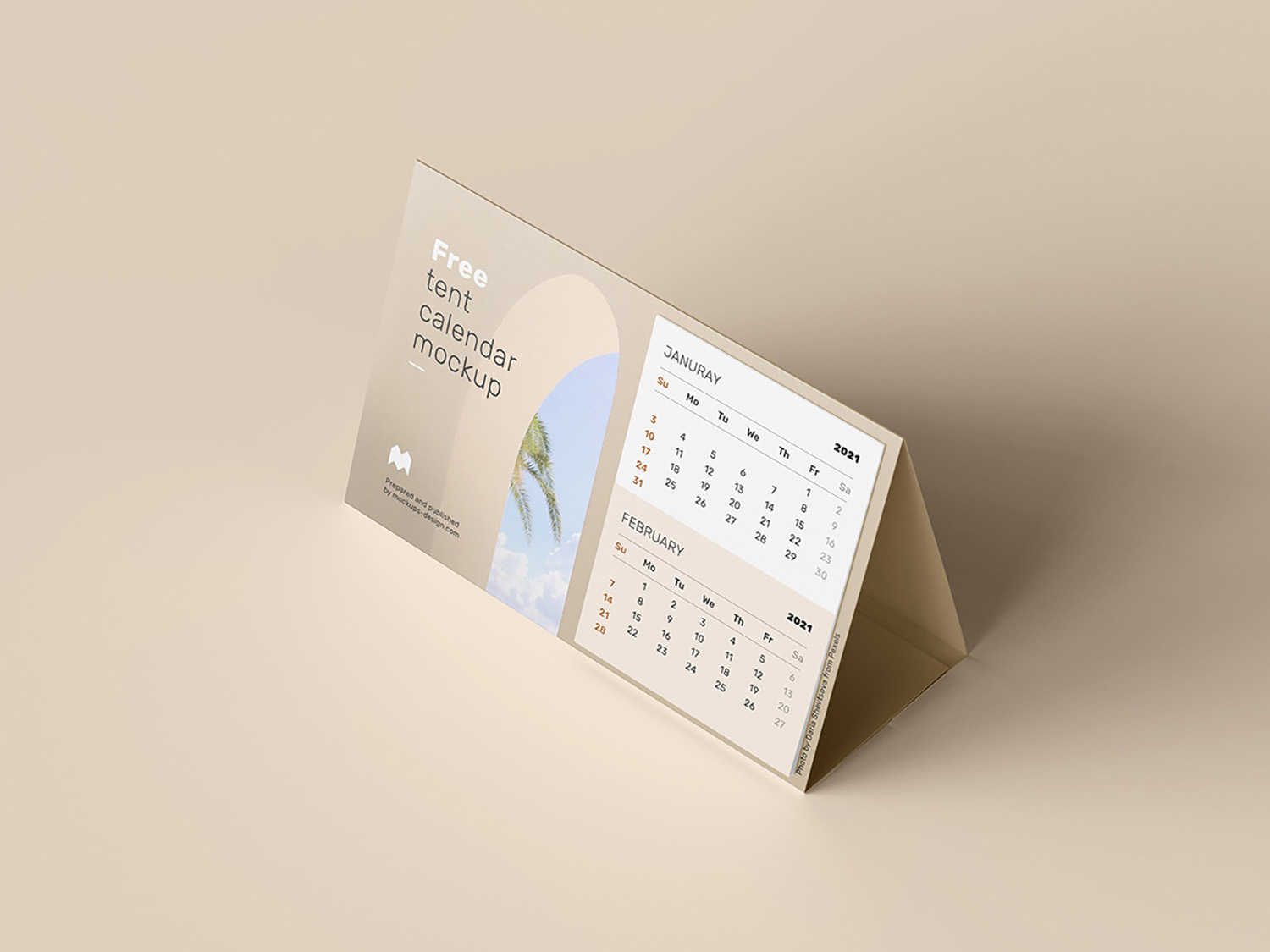 Free Desk Calendar Mockup